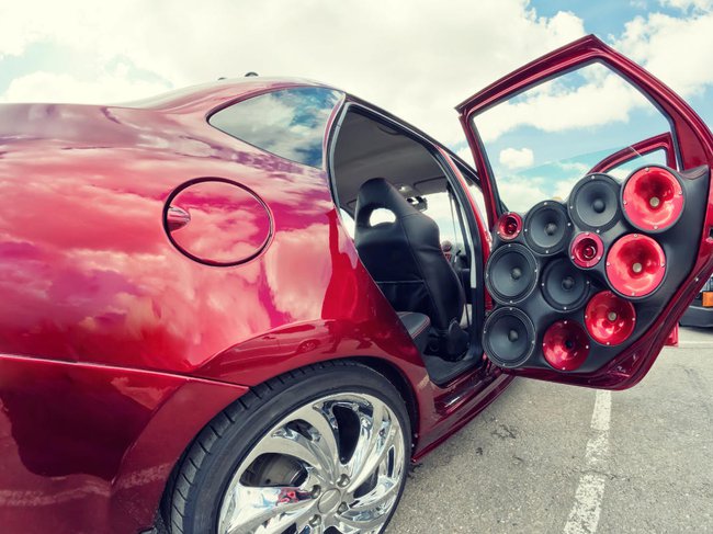 Ein DJ braucht ein gescheites Auto - Die Anfahrtkosten sind bei der Kalkulation der DJ Kosten zu berücksichtigen