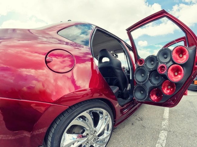 Ein DJ braucht ein gescheites Auto - Die Anfahrtkosten sind bei der Kalkulation der DJ Kosten zu berücksichtigen